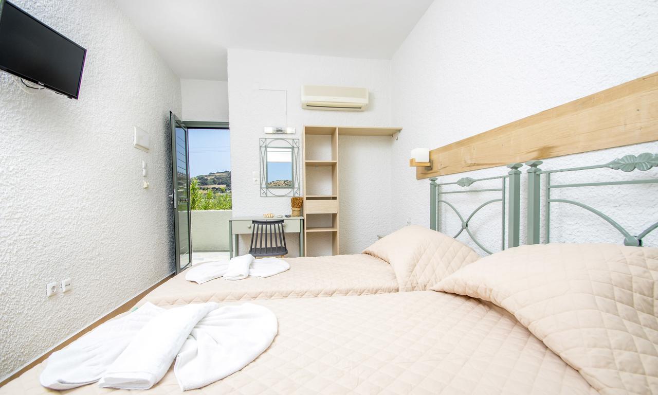 Syros Inn Galissas Bagian luar foto